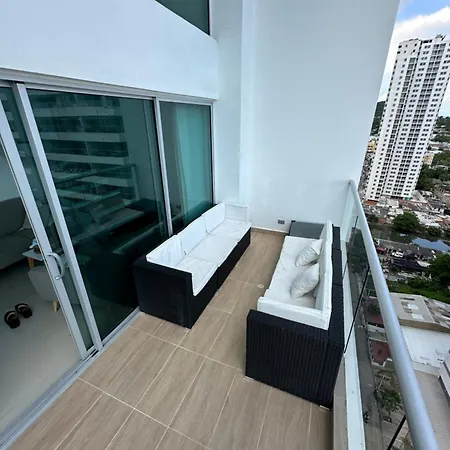 Modern 2 Floor Penthouse Apartment *